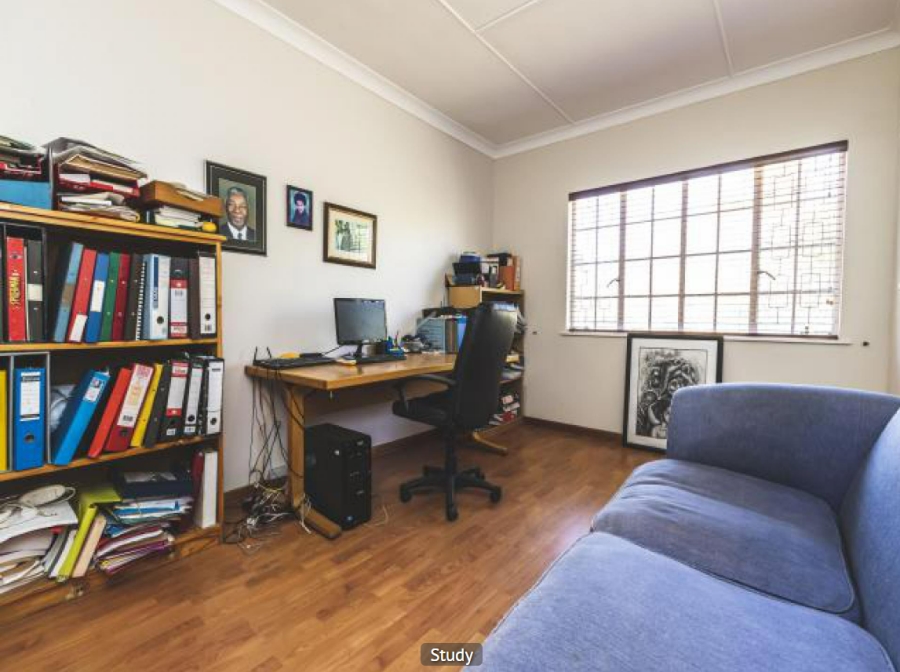 4 Bedroom Property for Sale in Beacon Bay Eastern Cape